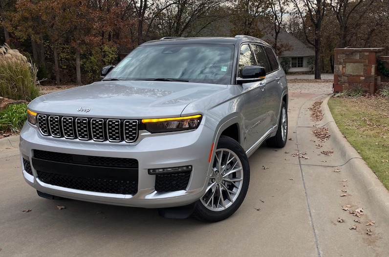 The 2024 Jeep Grand Cherokee has received a well-rounded makeover to better suit the needs of SUV offroaders AND commuters.