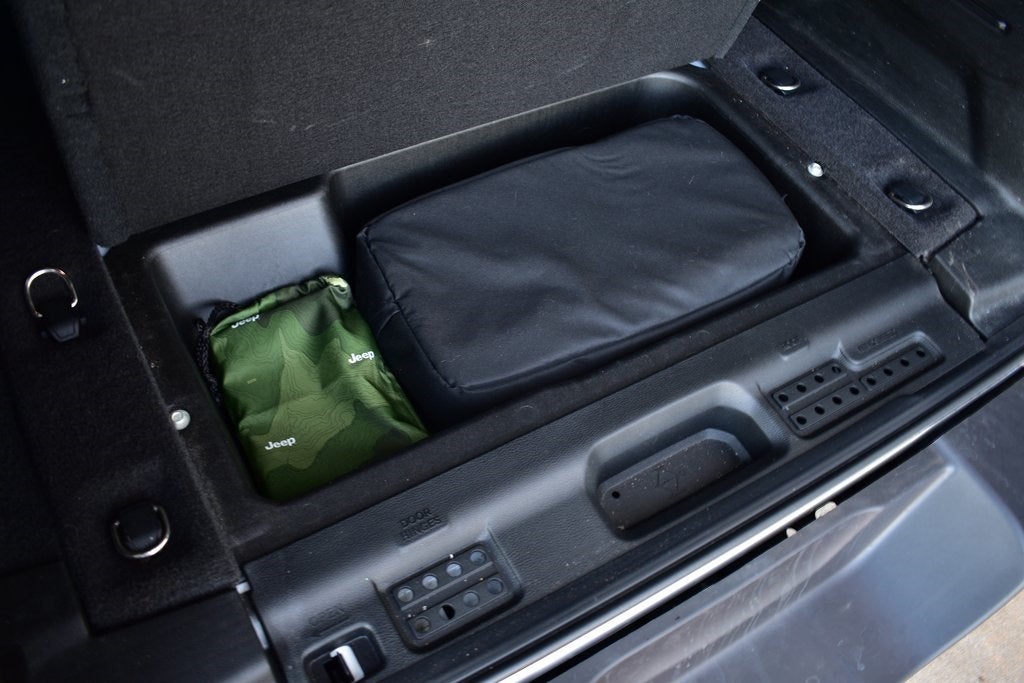 2023 Jeep Wrangler Sahara 4xe w/Body Colored Hard Top