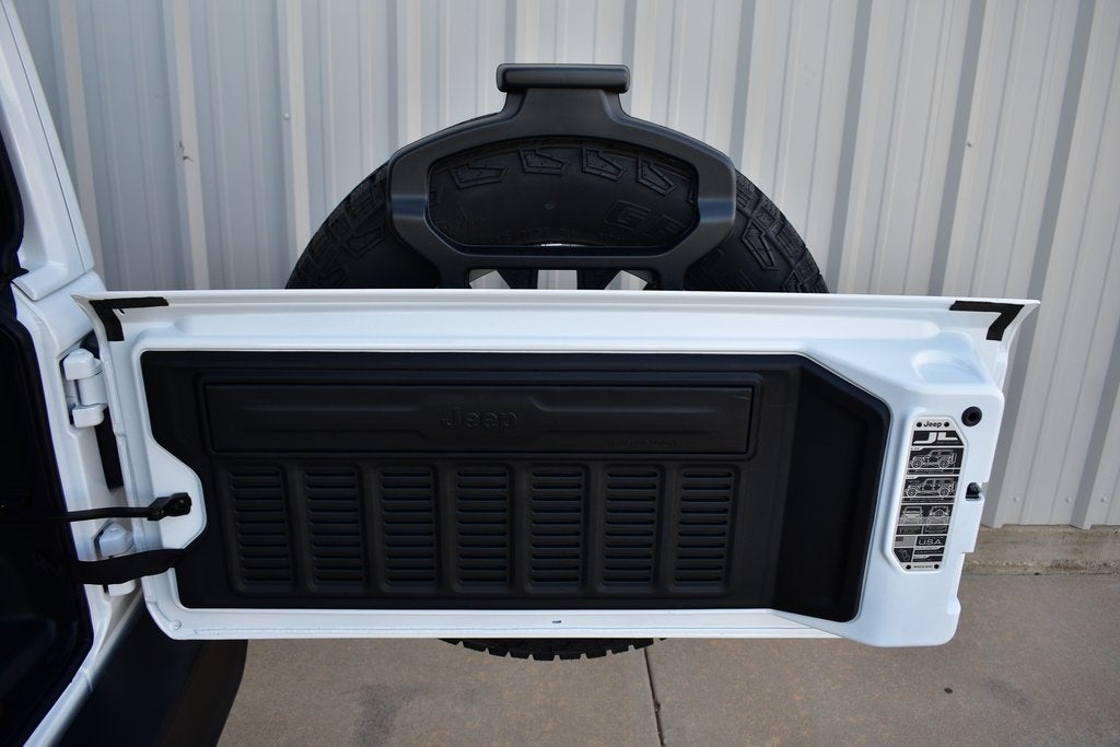 2025 Jeep Wrangler Sahara 4-Door 4x4