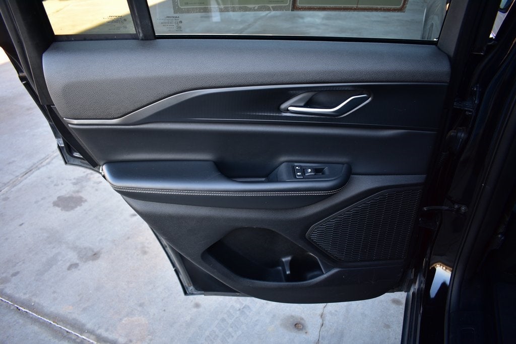 2023 Jeep Grand Cherokee Laredo 4x4