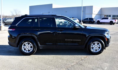 2023 Jeep Grand Cherokee Laredo 4x4