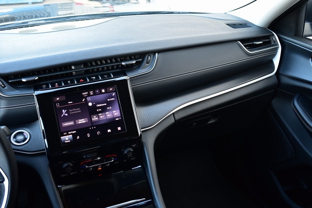 2023 Jeep Grand Cherokee Laredo 4x4