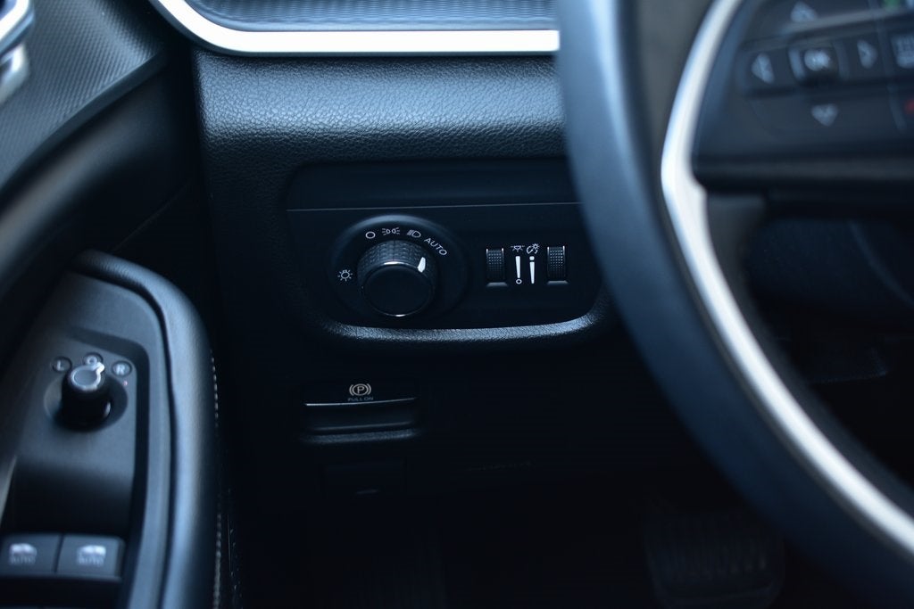 2023 Jeep Grand Cherokee Laredo 4x4