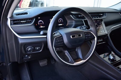 2023 Jeep Grand Cherokee Laredo 4x4