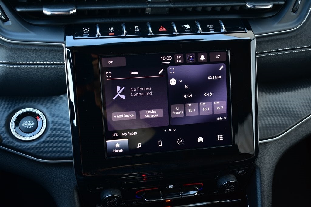 2023 Jeep Grand Cherokee Laredo 4x4