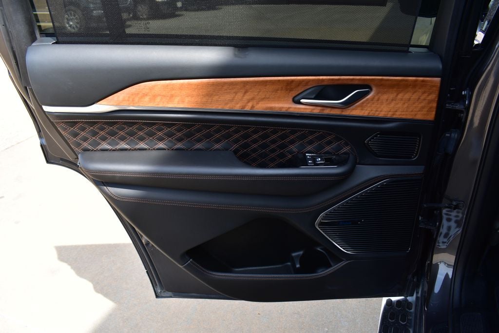 2022 Jeep Grand Cherokee L Summit