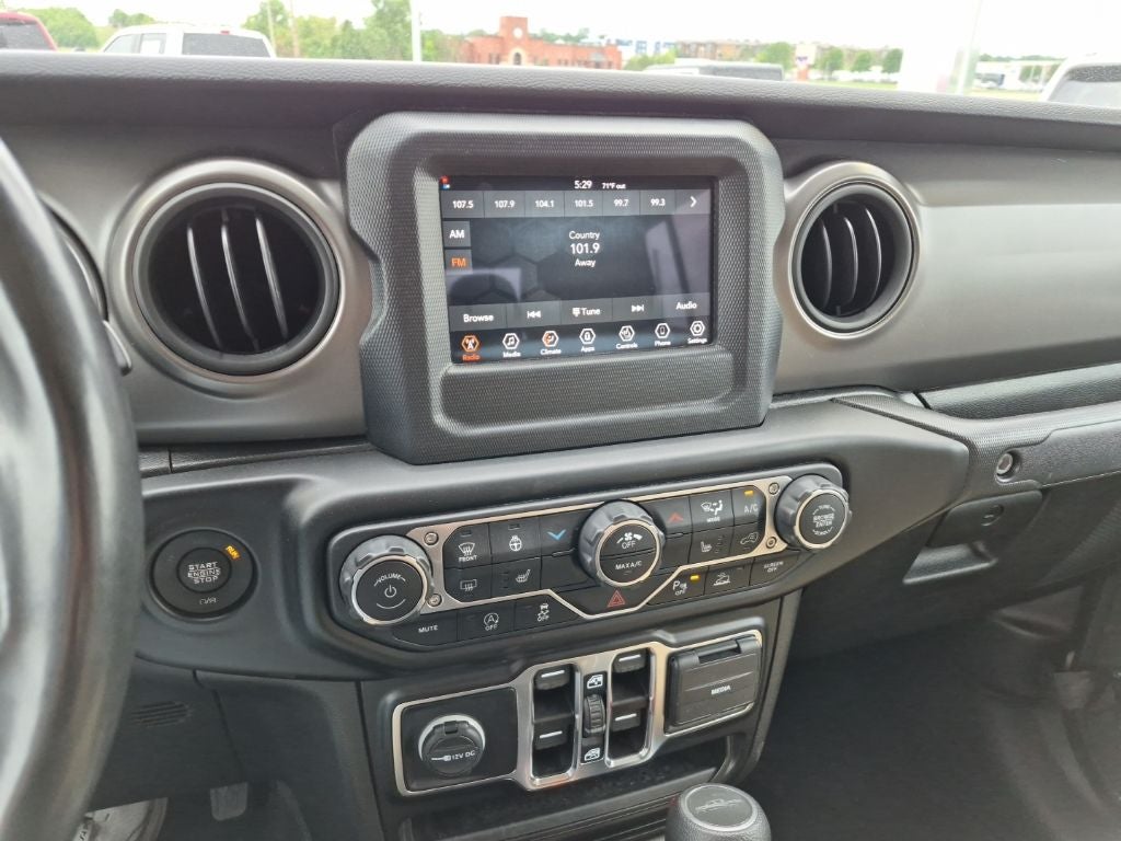 2022 Jeep Gladiator Willys