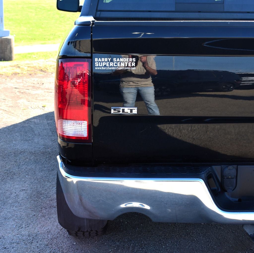 2020 RAM 1500 Classic SLT Crew Cab 4x4 w/5.7L Hemi