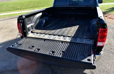 2020 RAM 1500 Classic SLT Crew Cab 4x4 w/5.7L Hemi