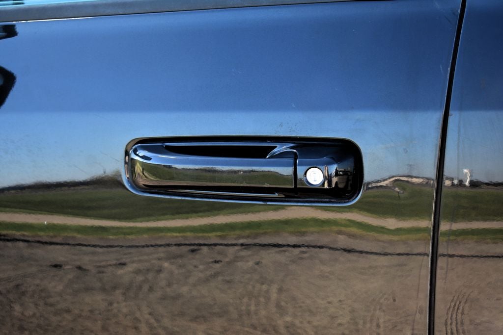 2020 RAM 1500 Classic SLT Crew Cab 4x4 w/5.7L Hemi