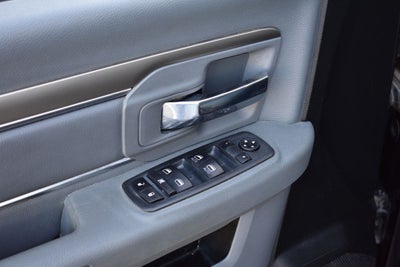 2020 RAM 1500 Classic SLT Crew Cab 4x4 w/5.7L Hemi