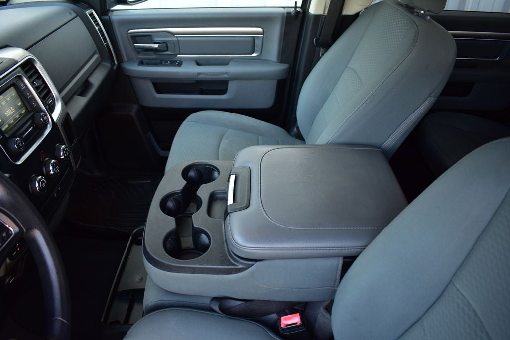 2020 RAM 1500 Classic SLT Crew Cab 4x4 w/5.7L Hemi