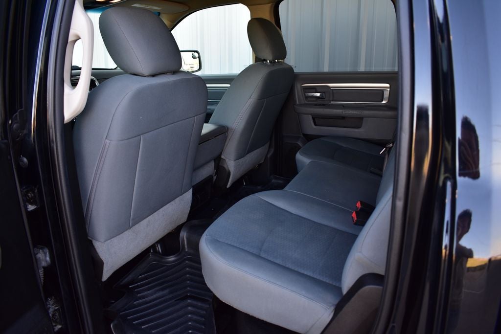 2020 RAM 1500 Classic SLT Crew Cab 4x4 w/5.7L Hemi