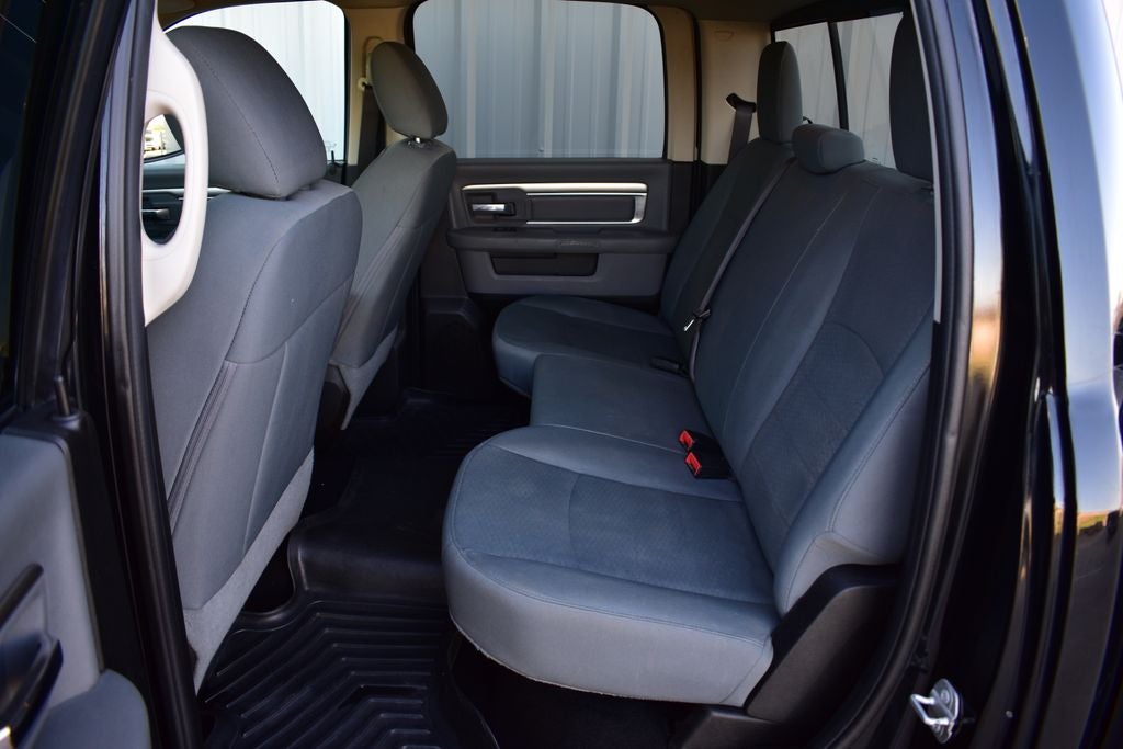 2020 RAM 1500 Classic SLT Crew Cab 4x4 w/5.7L Hemi