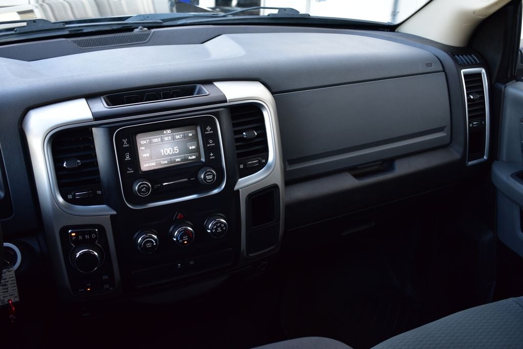 2020 RAM 1500 Classic SLT Crew Cab 4x4 w/5.7L Hemi