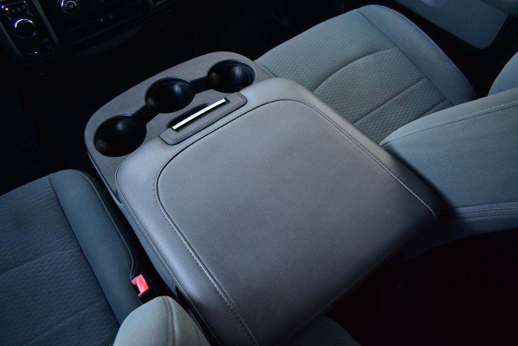 2020 RAM 1500 Classic SLT Crew Cab 4x4 w/5.7L Hemi