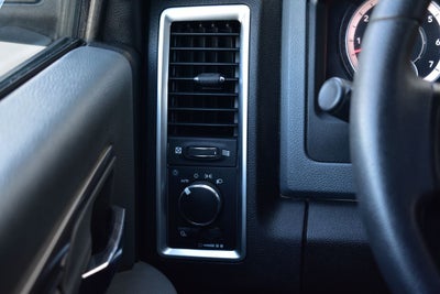 2020 RAM 1500 Classic SLT Crew Cab 4x4 w/5.7L Hemi