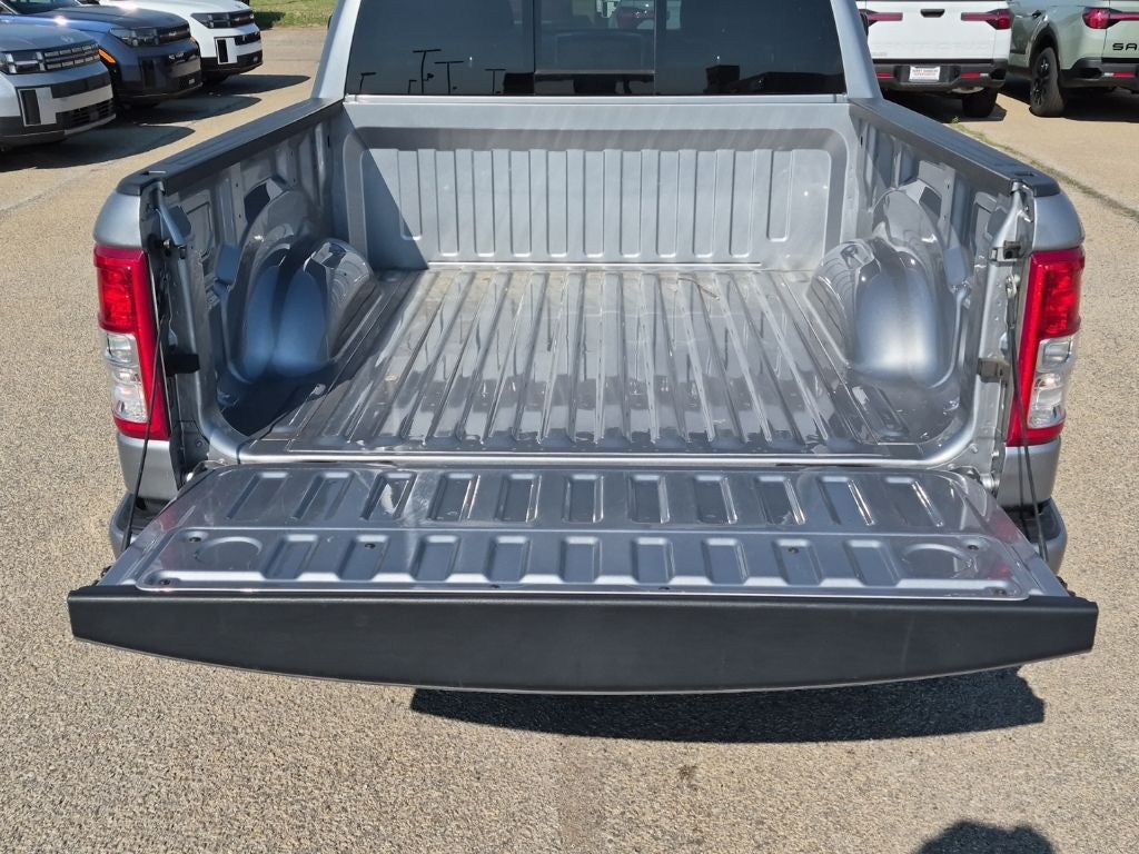 2022 RAM 1500 Big Horn/Lone Star Crew Cab 4x4 w/3.6L V6