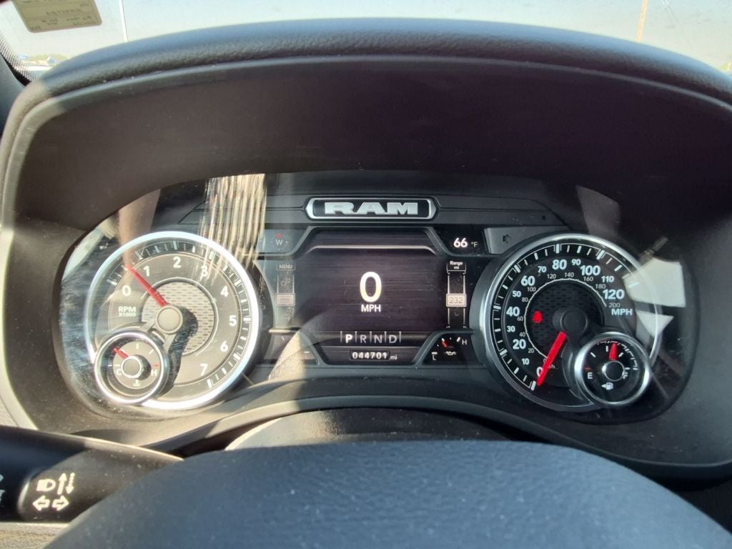 2022 RAM 1500 Big Horn/Lone Star Crew Cab 4x4 w/3.6L V6