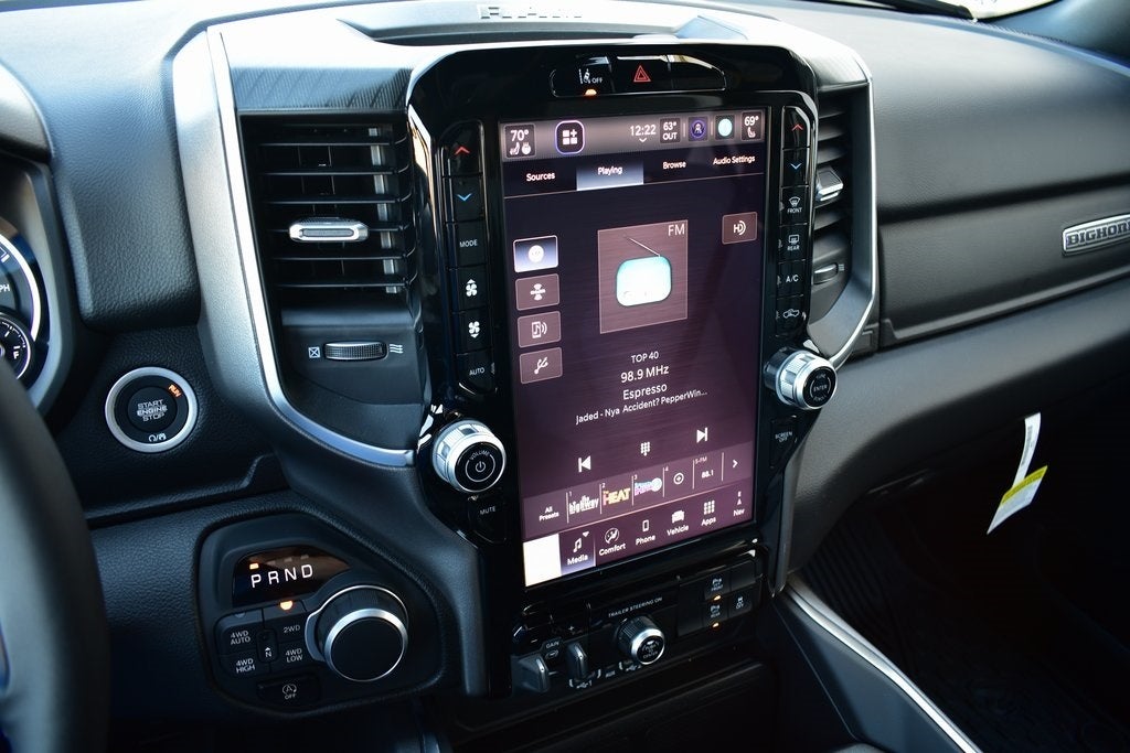 2025 RAM 1500 Big Horn/Lone Star Crew Cab 4x4 5'7" Box