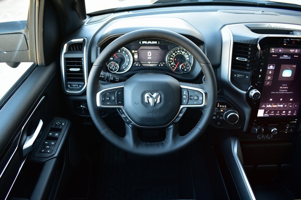 2025 RAM 1500 Big Horn/Lone Star Crew Cab 4x4 5'7" Box