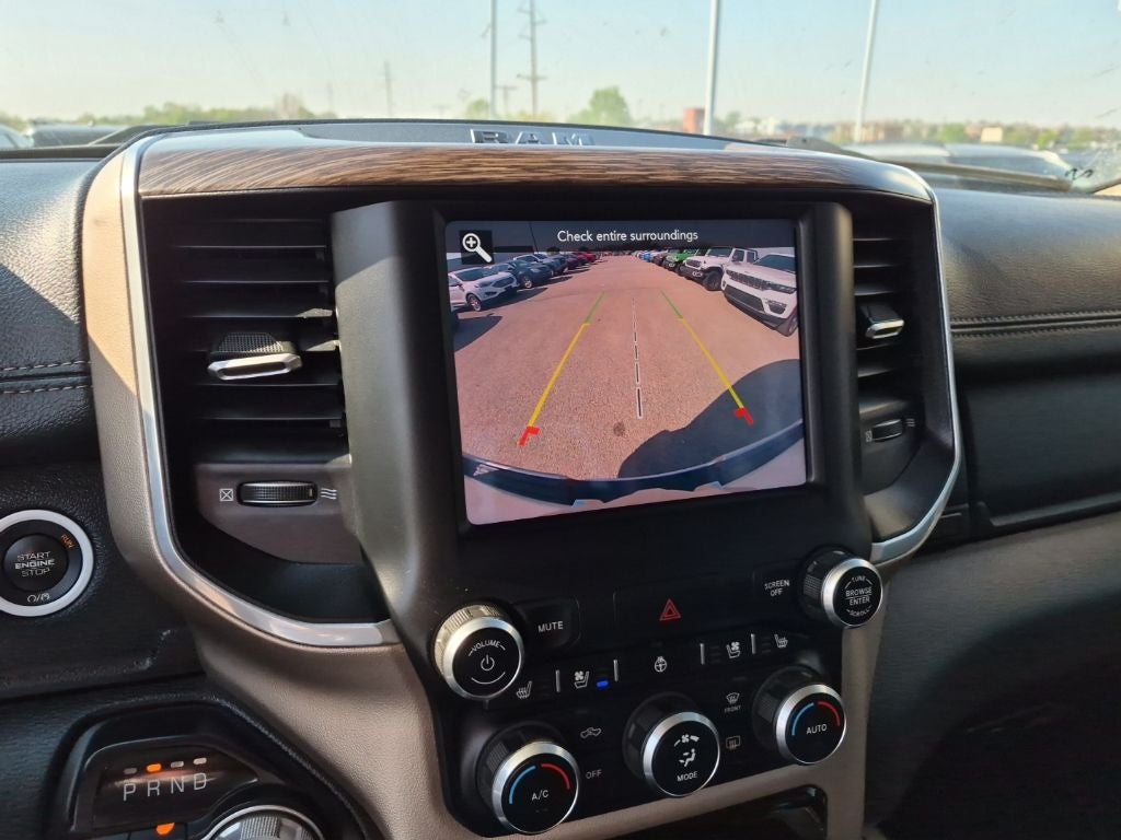 2020 RAM 1500 Laramie Quad Cab 4x4 w/5.7L Hemi