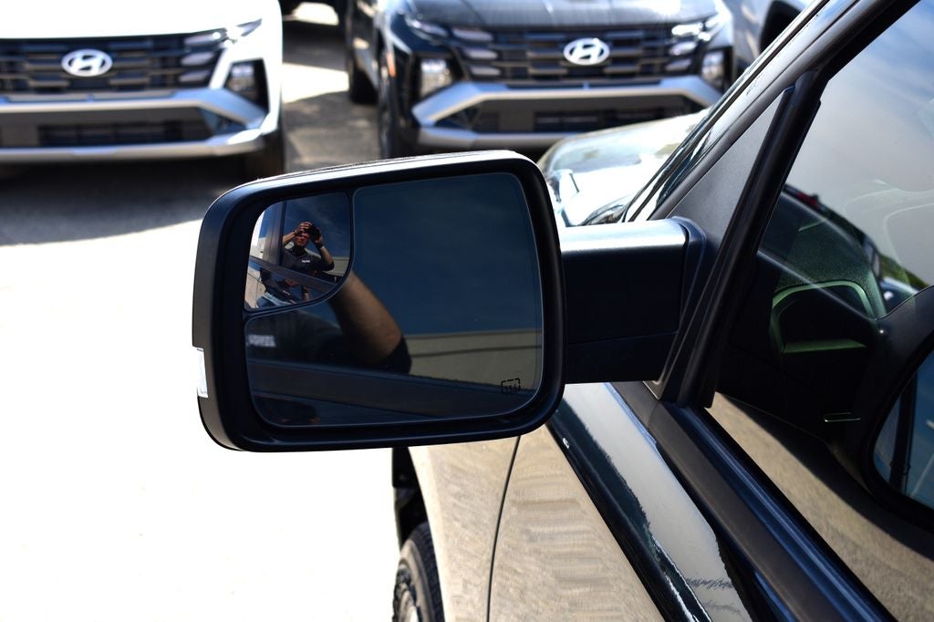 2022 RAM 1500 Big Horn/Lone Star Crew Cab 4x4 w/3.0L V6 EcoDiesel