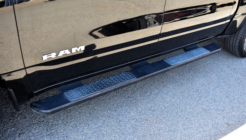 2022 RAM 1500 Big Horn/Lone Star Crew Cab 4x4 w/3.0L V6 EcoDiesel