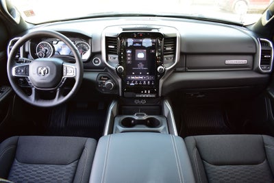 2026 RAM 1500 Big Horn/Lone Star Crew Cab 4x4 Night Edition w/5.7L Hemi