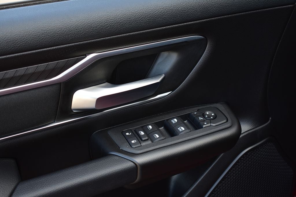 2026 RAM 1500 Big Horn/Lone Star Crew Cab 4x4 Night Edition