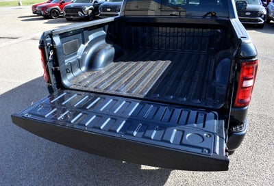 2026 RAM 1500 Big Horn/Lone Star Crew Cab 4x4 Night Edition w/5.7L Hemi