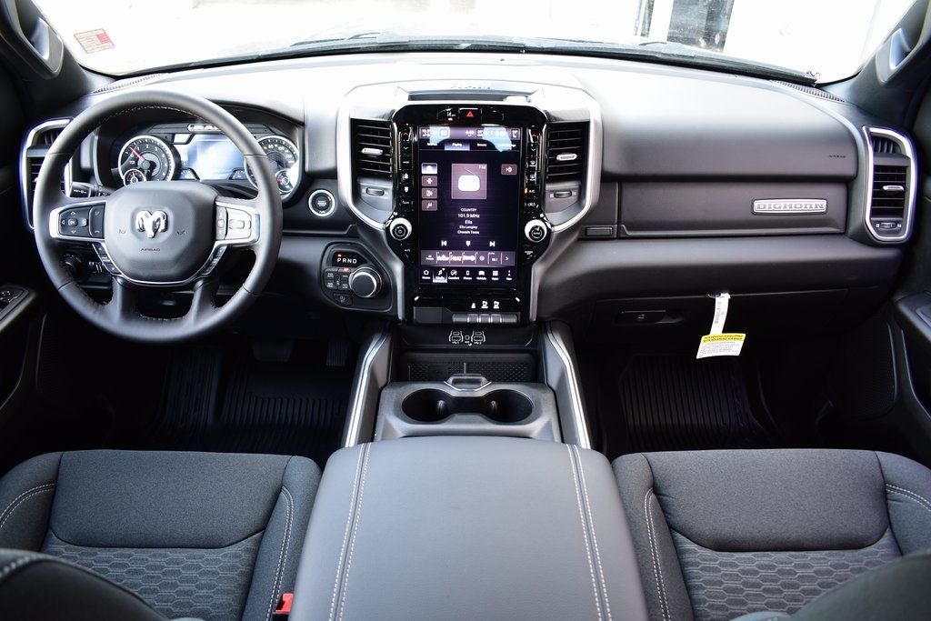 2026 RAM 1500 Big Horn/Lone Star Crew Cab 4x4 Night Edition w/5.7L Hemi