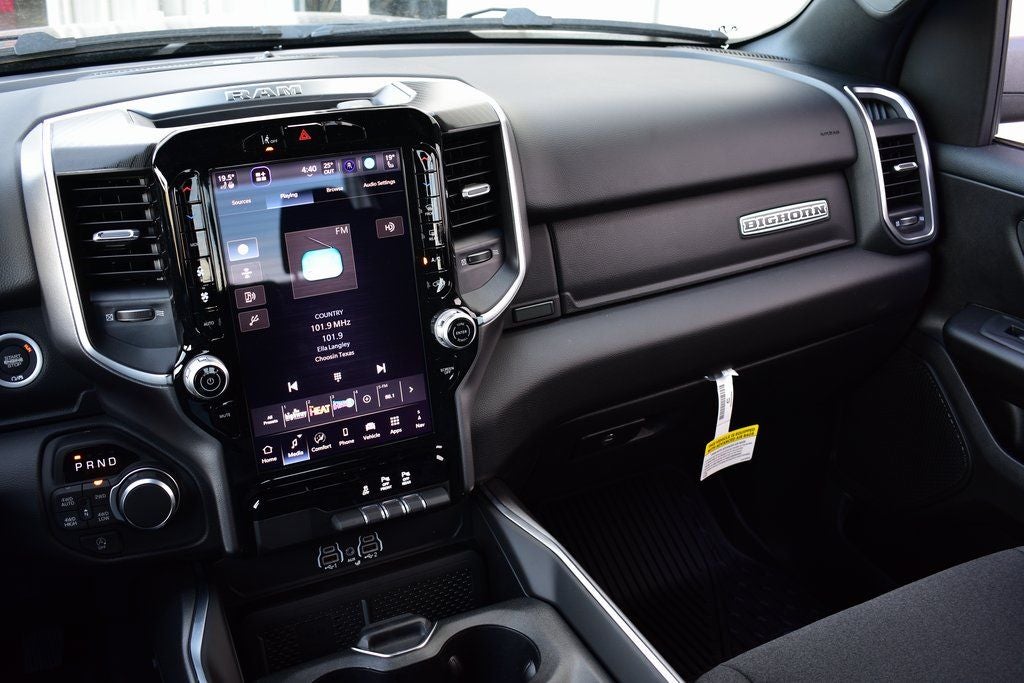 2026 RAM 1500 Big Horn/Lone Star Crew Cab 4x4 Night Edition w/5.7L Hemi