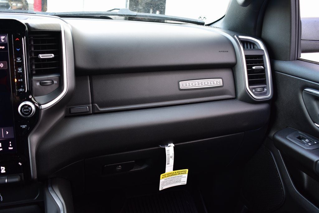 2026 RAM 1500 Big Horn/Lone Star Crew Cab 4x4 Night Edition w/5.7L Hemi