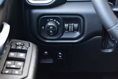 2026 RAM 1500 Big Horn/Lone Star Crew Cab 4x4 Night Edition w/5.7L Hemi