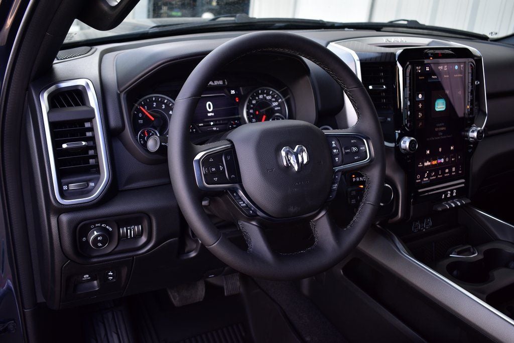 2026 RAM 1500 Big Horn/Lone Star Crew Cab 4x4 Night Edition w/5.7L Hemi