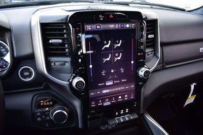 2026 RAM 1500 Big Horn/Lone Star Crew Cab 4x4 Night Edition w/5.7L Hemi