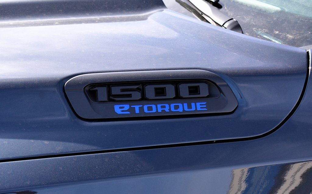 2026 RAM 1500 Big Horn/Lone Star Crew Cab 4x4 Night Edition w/5.7L Hemi