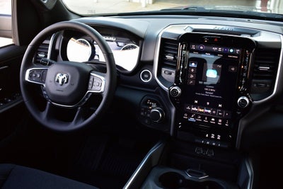 2026 RAM 1500 Big Horn/Lone Star Crew Cab 4x4 Night Edition w/5.7L Hemi