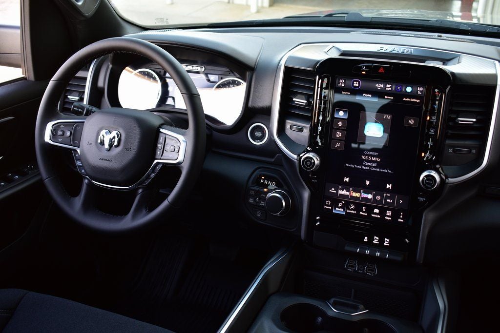 2026 RAM 1500 Big Horn/Lone Star Crew Cab 4x4 Night Edition w/5.7L Hemi