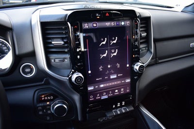 2026 RAM 1500 Big Horn/Lone Star Crew Cab 4x4 Night Edition w/5.7L Hemi