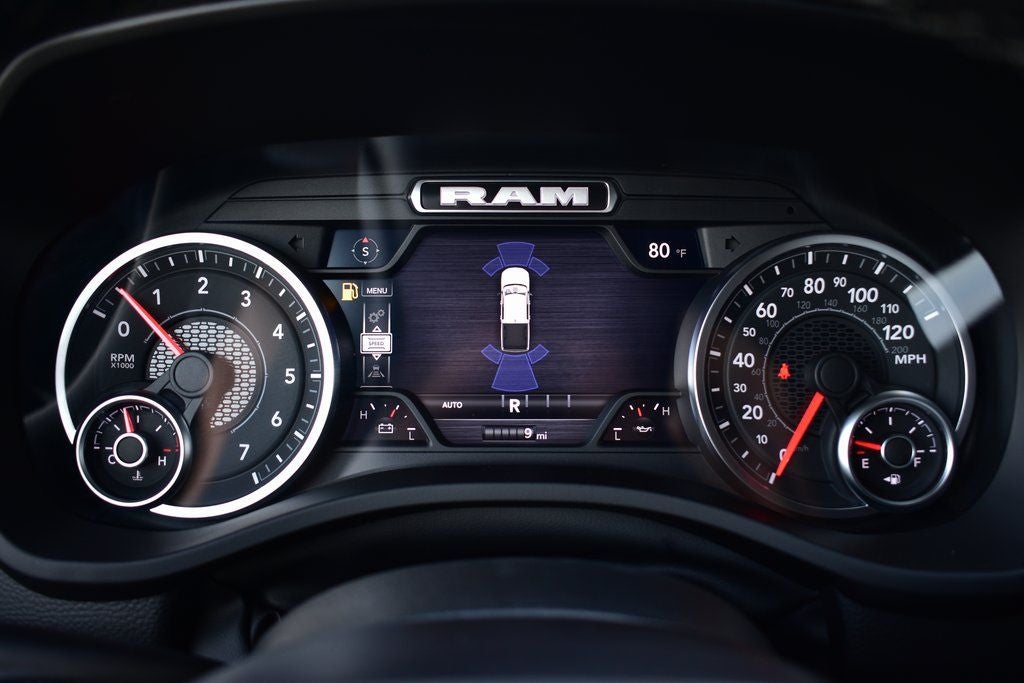2026 RAM 1500 Big Horn/Lone Star Crew Cab 4x4 Night Edition w/5.7L Hemi