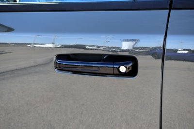 2026 RAM 1500 Big Horn/Lone Star Crew Cab 4x4 Night Edition w/5.7L Hemi