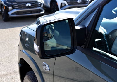 2026 RAM 1500 Big Horn/Lone Star Crew Cab 4x4 Night Edition w/5.7L Hemi