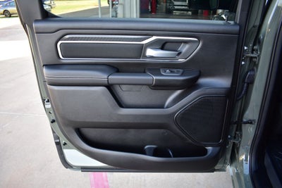 2026 RAM 1500 Big Horn/Lone Star Crew Cab 4x4 Night Edition w/5.7L Hemi