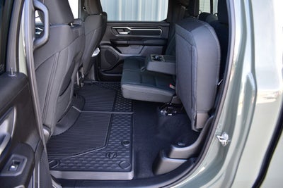 2026 RAM 1500 Big Horn/Lone Star Crew Cab 4x4 Night Edition w/5.7L Hemi