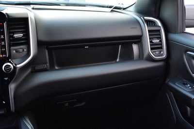 2026 RAM 1500 Big Horn/Lone Star Crew Cab 4x4 Night Edition w/5.7L Hemi