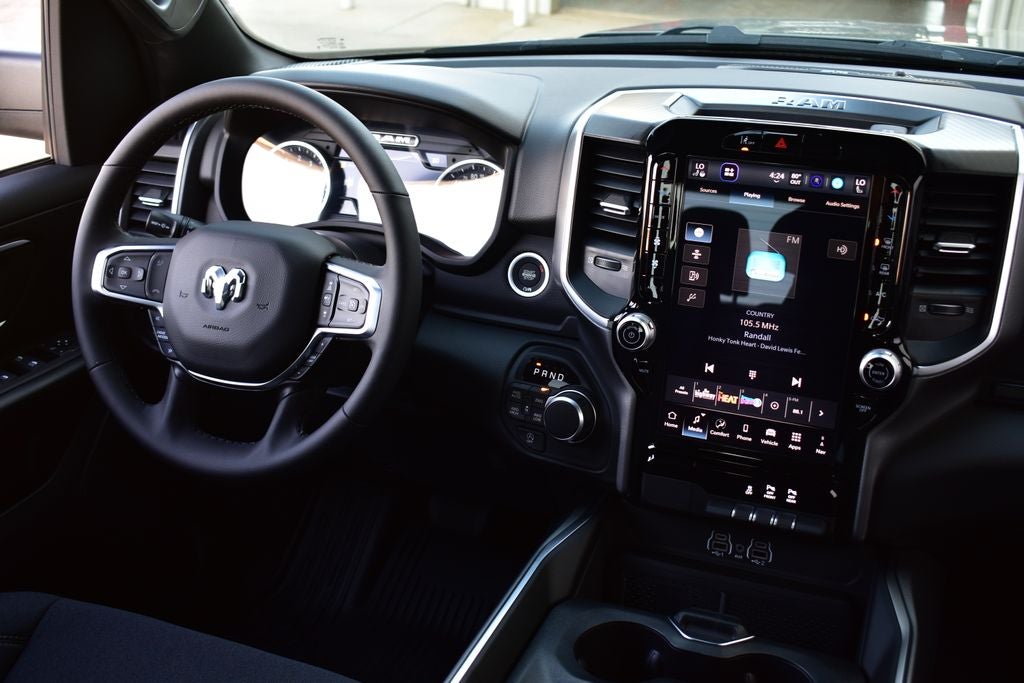 2026 RAM 1500 Big Horn/Lone Star Crew Cab 4x4 Night Edition w/5.7L Hemi