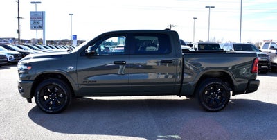2026 RAM 1500 Big Horn/Lone Star Crew Cab 4x4 Night Edition w/5.7L Hemi