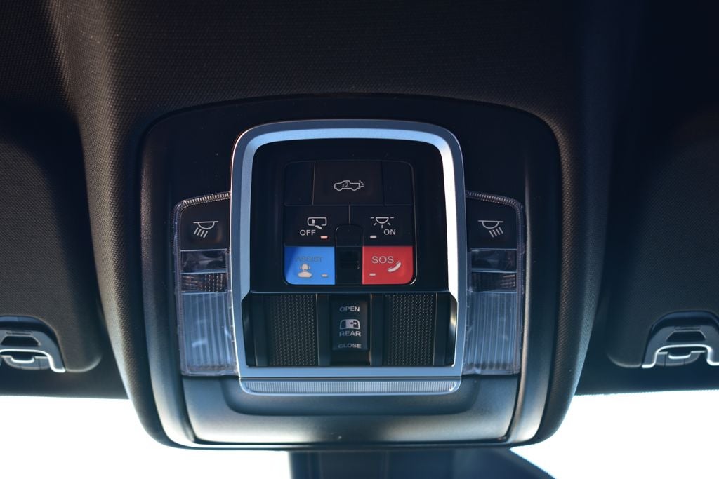 2026 RAM 1500 Big Horn/Lone Star Crew Cab 4x4 Night Edition w/5.7L Hemi